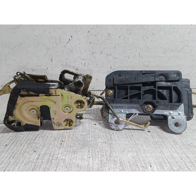 Recambio de cerradura puerta delantera derecha para hyundai h-1 / starex autobús (a1) 2.5 crdi referencia OEM IAM   
