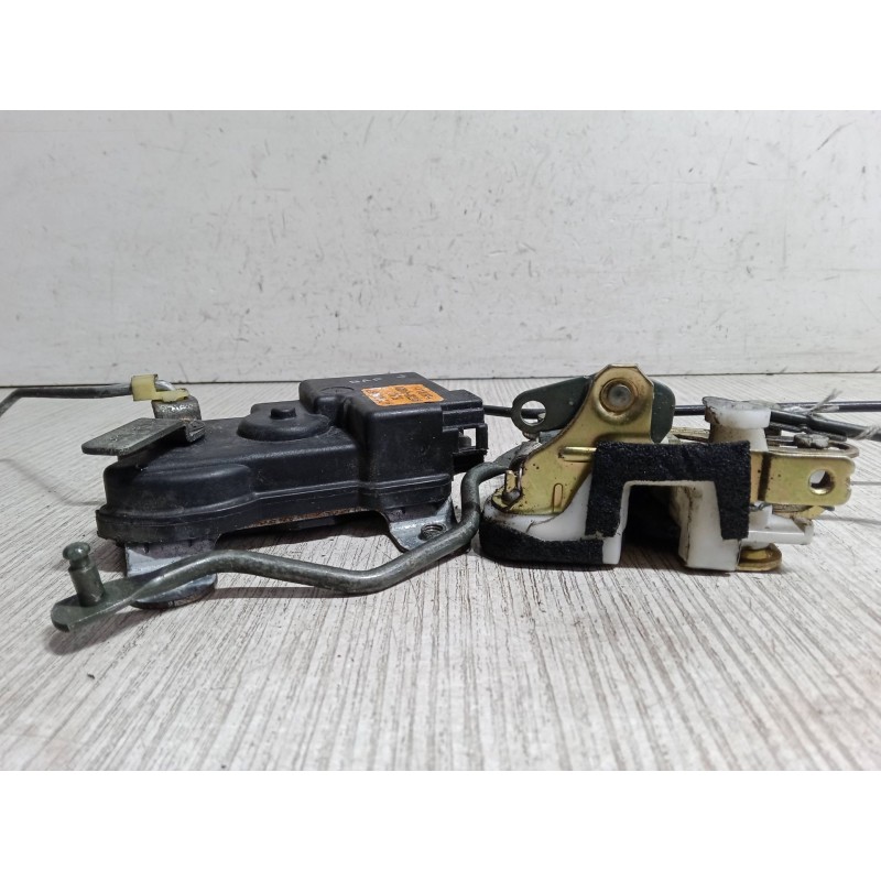 Recambio de cerradura puerta delantera izquierda para hyundai h-1 / starex autobús (a1) 2.5 crdi referencia OEM IAM 95730-4A050 