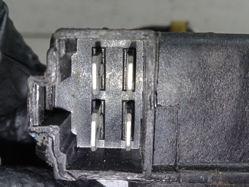 Recambio de cerradura puerta delantera izquierda para hyundai h-1 / starex autobús (a1) 2.5 crdi referencia OEM IAM 95730-4A050 