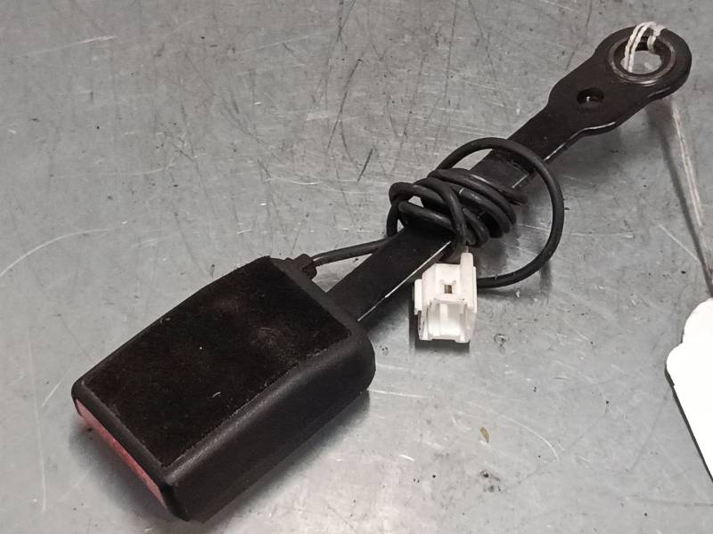 ANCLAJE CINTURON DELANTERO IZQUIERDO 