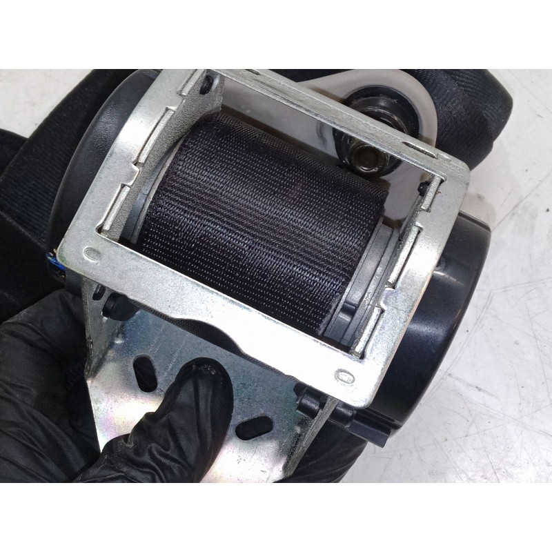 Recambio de cinturon seguridad delantero derecho para mazda 3 sedán (bk) 1.6 di turbo (bk12y) referencia OEM IAM   