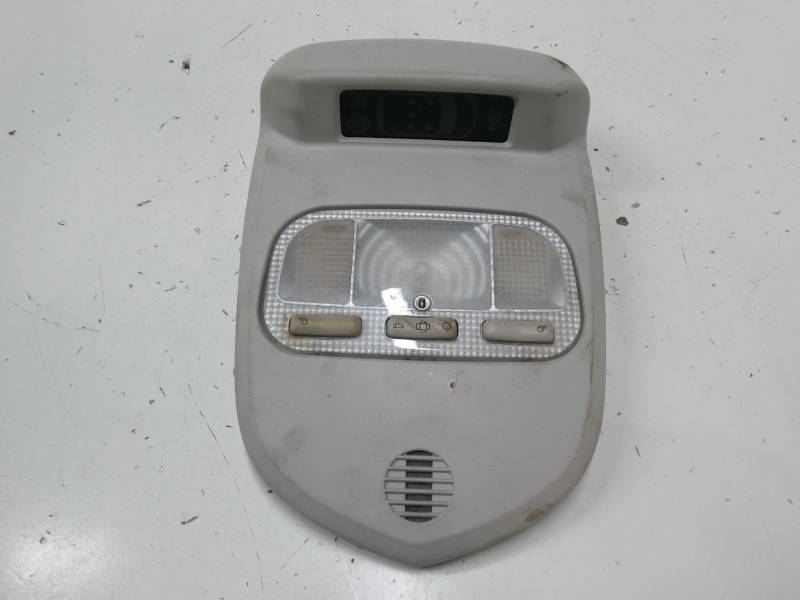 LUZ INTERIOR DELANTERA 