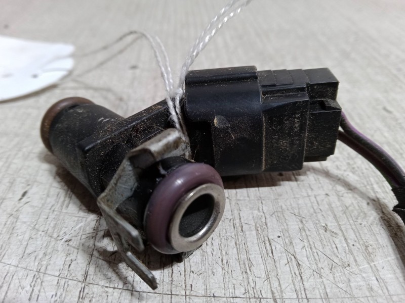 Recambio de inyector para volkswagen polo v (6r1, 6c1) 1.0 referencia OEM IAM 04E906031H  