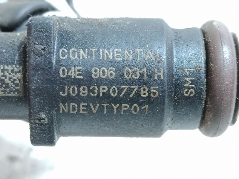 Recambio de inyector para volkswagen polo v (6r1, 6c1) 1.0 referencia OEM IAM 04E906031H  