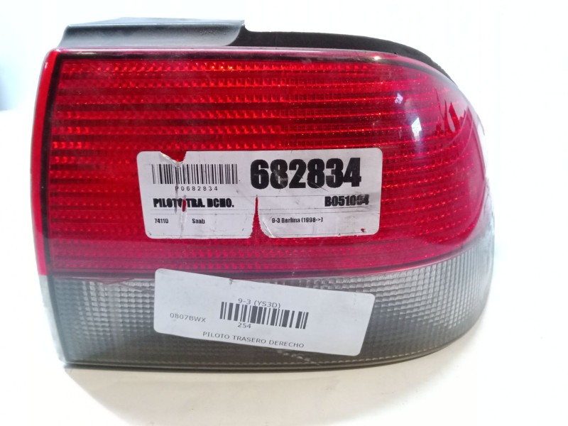Recambio de piloto trasero derecho para saab 9-3 (ys3d) 2.2 tid referencia OEM IAM    Recambio de piloto trasero derecho para saab 9-3 (ys3d) 2.2 tid referencia OEM IAM