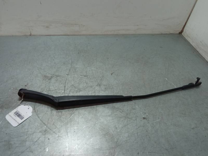 BRAZO LIMPIA DELANTERO DERECHO 