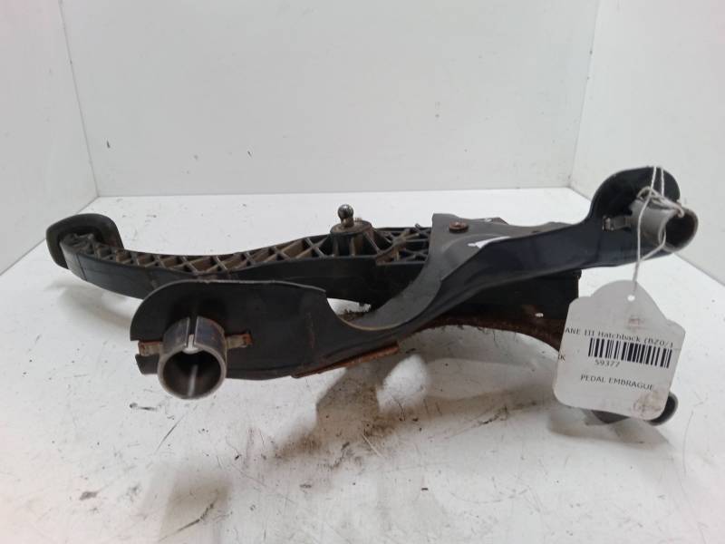 PEDAL EMBRAGUE 
