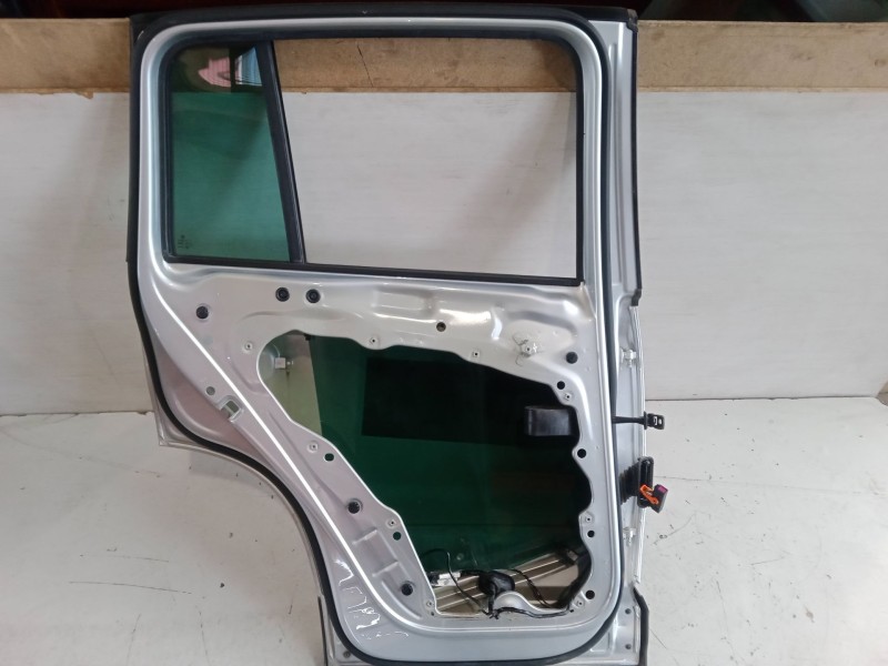 Recambio de puerta trasera izquierda para volkswagen tiguan (5n_) 2.0 tdi referencia OEM IAM 5N0833055A  