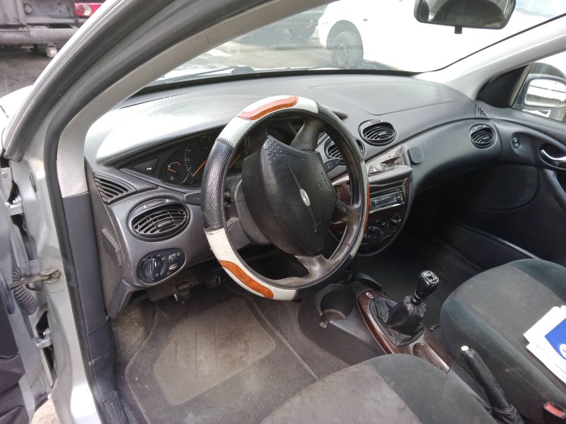 ford focus i turnier (dnw) del año 2000