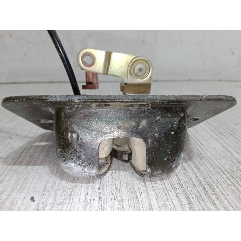 Recambio de cerradura maletero / porton para mazda 626 v station wagon (gw) 2.0 (gwew) referencia OEM IAM GE4V62310D  