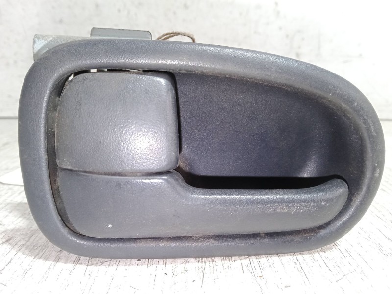 Recambio de maneta interior delantera izquierda para mazda 626 v station wagon (gw) 2.0 (gwew) referencia OEM IAM GE4T59330B65  