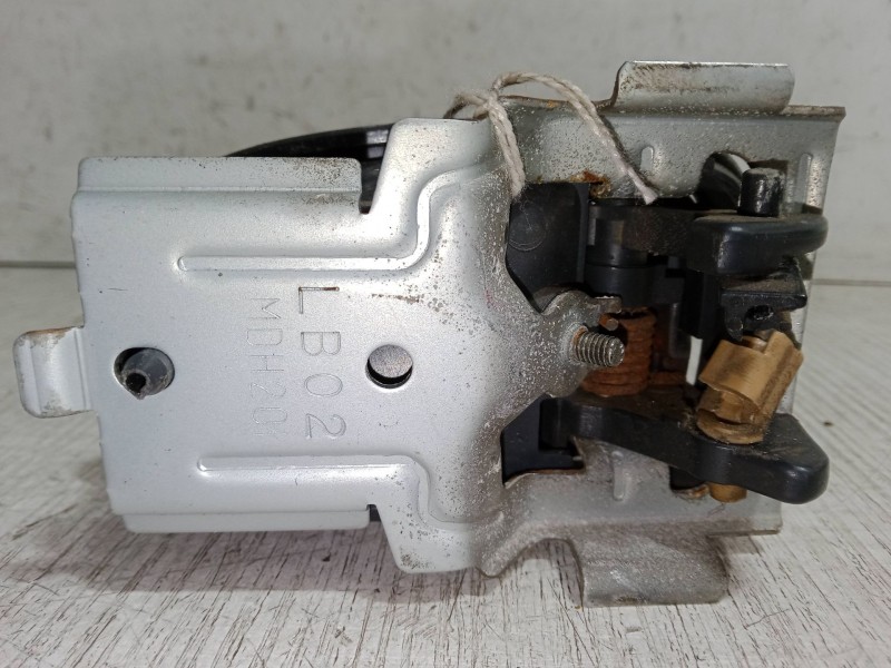 Recambio de maneta interior delantera izquierda para mazda 626 v station wagon (gw) 2.0 (gwew) referencia OEM IAM GE4T59330B65  