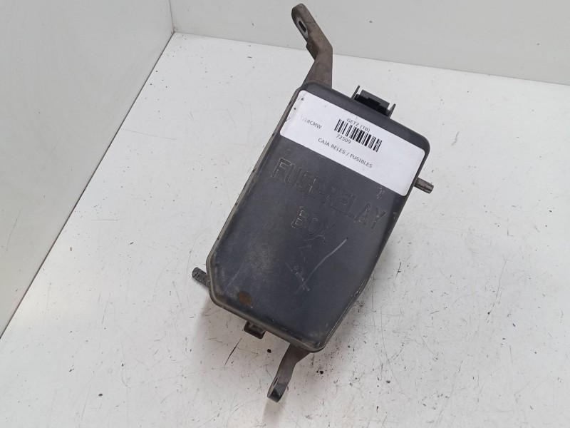 Recambio de caja reles / fusibles para hyundai getz (tb) 1.1 referencia OEM IAM 912401C400  