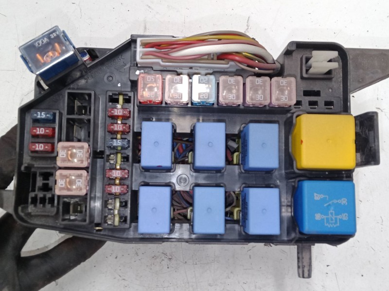 Recambio de caja reles / fusibles para hyundai getz (tb) 1.1 referencia OEM IAM 912401C400  