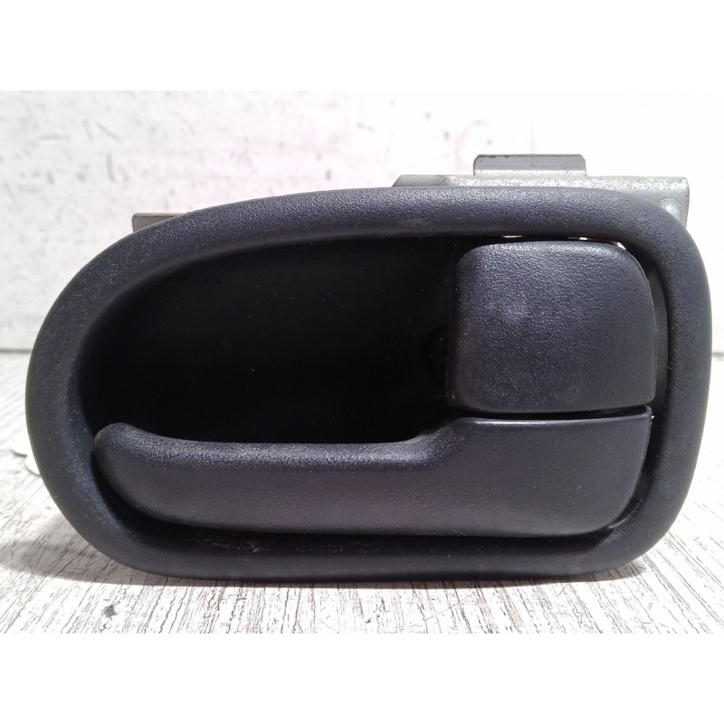 Recambio de maneta interior delantera derecha para mazda 626 v station wagon (gw) 2.0 (gwew) referencia OEM IAM GE4T58330B65  