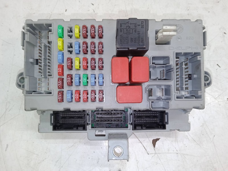Recambio de caja reles / fusibles para peugeot boxer autobús 3.0 hdi 160 referencia OEM IAM 406626  