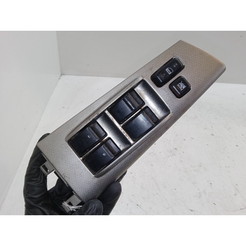 Recambio de mando elevalunas delantero izquierdo para toyota corolla (_e12_) 2.0 d-4d (cde120r_, cde120l_) referencia OEM IAM 84