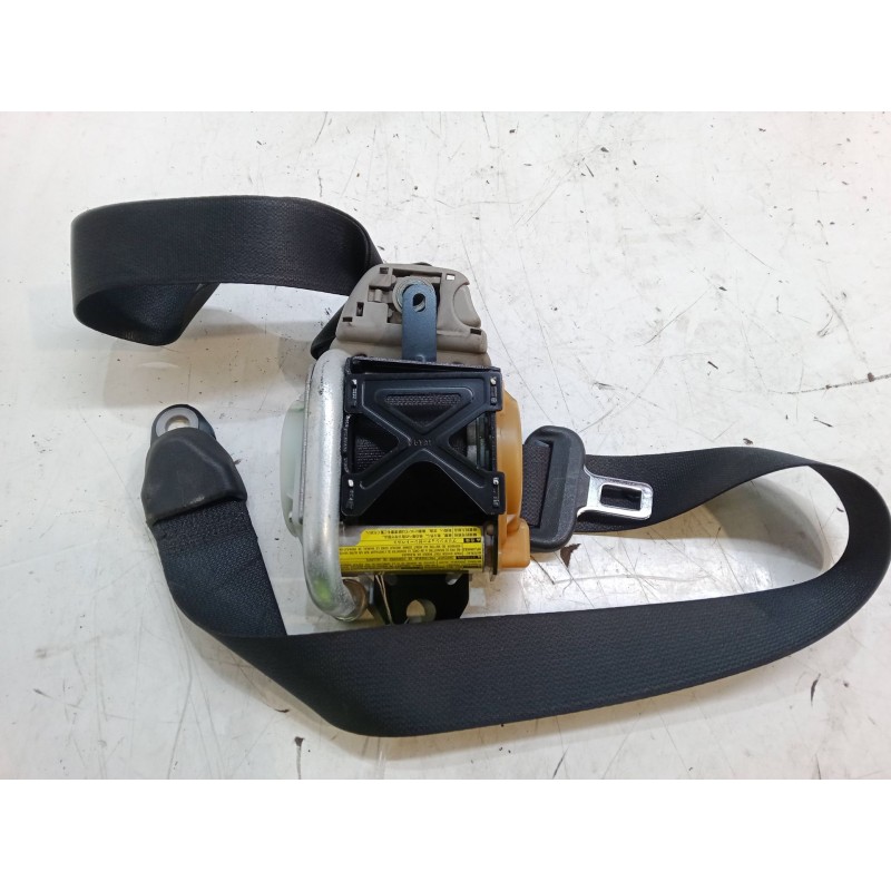 Recambio de cinturon seguridad delantero derecho para toyota corolla (_e12_) 2.0 d-4d (cde120r_, cde120l_) referencia OEM IAM   