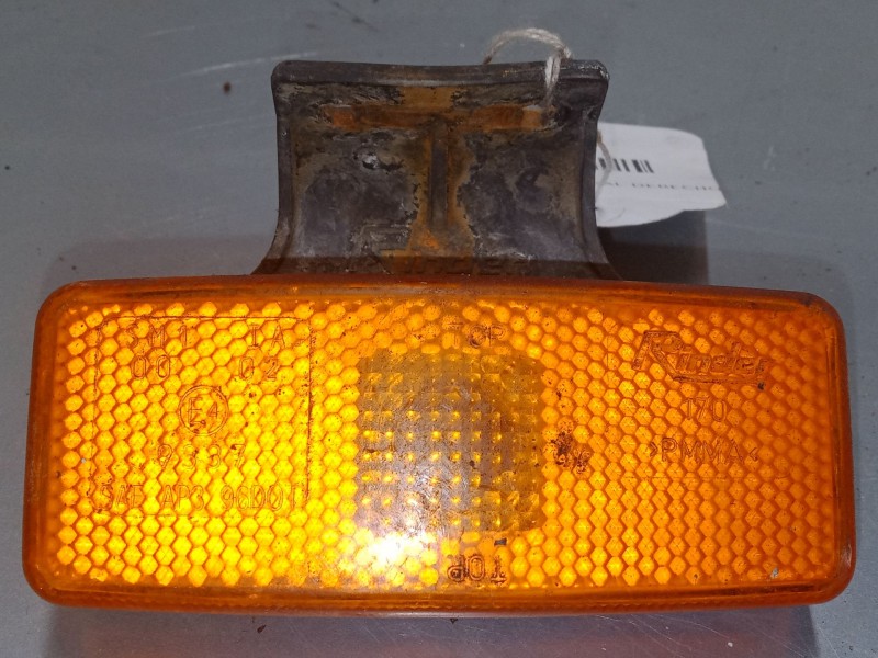 Recambio de intermitente lateral derecho para mitsubishi canter fe659h referencia OEM IAM   