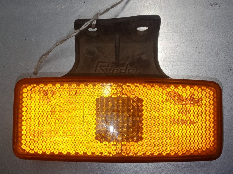 Recambio de intermitente lateral derecho para mitsubishi canter fe659h referencia OEM IAM   