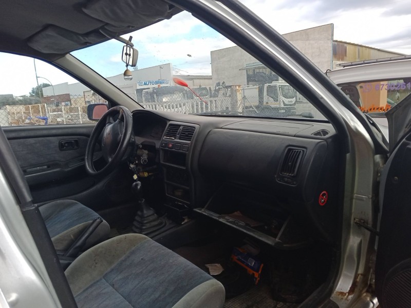 nissan almera i (n15) del año 2000