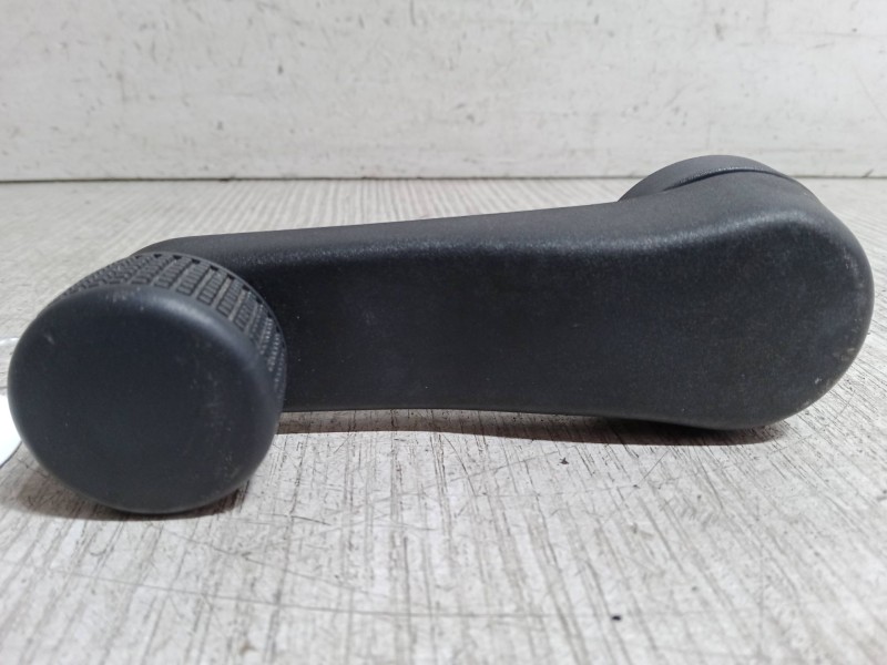 Recambio de maneta elevalunas puerta trasera derecha para volkswagen polo iv (9n_, 9a_) 1.4 16v referencia OEM IAM   