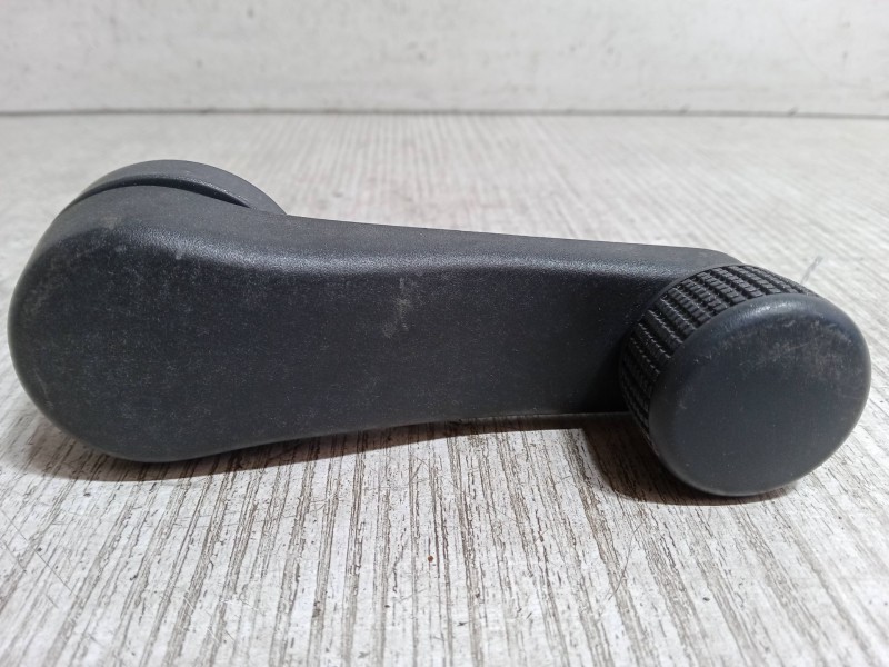 Recambio de maneta elevalunas puerta trasera izquierda para volkswagen polo iv (9n_, 9a_) 1.4 16v referencia OEM IAM   