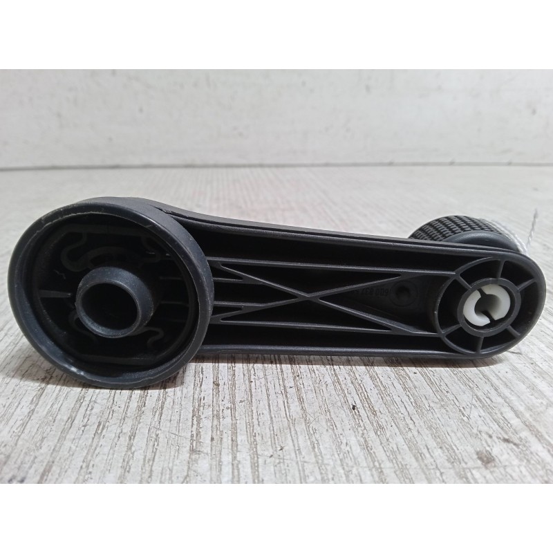 Recambio de maneta elevalunas puerta trasera izquierda para volkswagen polo iv (9n_, 9a_) 1.4 16v referencia OEM IAM   