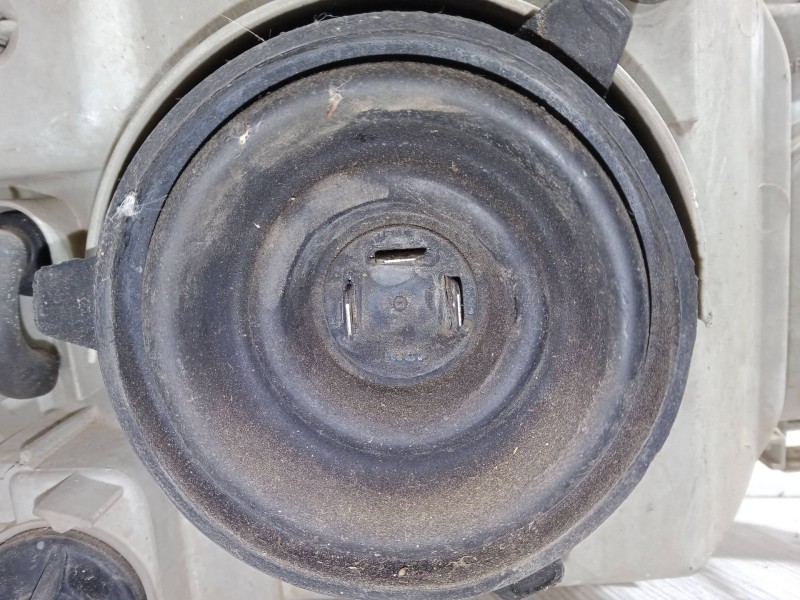 Recambio de faro izquierdo para nissan vanette cargo furgoneta (hc 23) 2.3 d referencia OEM IAM   