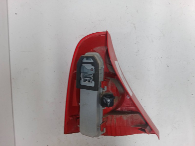 Recambio de piloto trasero derecho para renault clio ii (bb_, cb_) 1.2 16v (bb05, bb0w, bb11, bb27, bb2t, bb2u, bb2v, cb05,... r