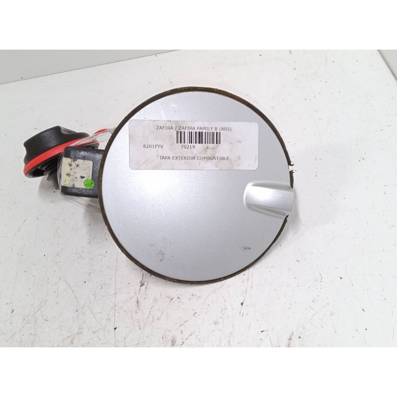 Recambio de tapa exterior combustible para opel zafira / zafira family b (a05) 1.9 cdti (m75) referencia OEM IAM   