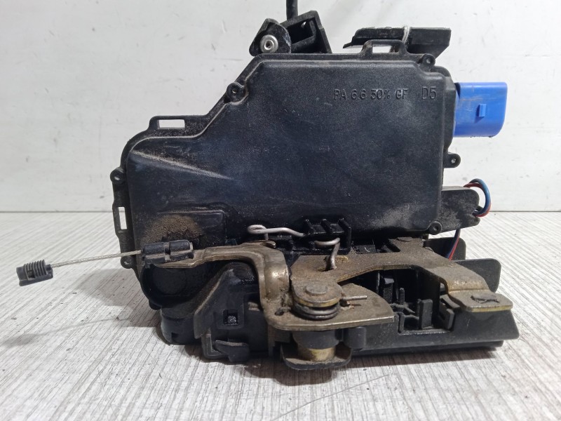 Recambio de cerradura puerta trasera derecha para skoda fabia i (6y2) 1.4 16v referencia OEM IAM   