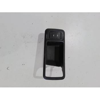 MANDO ELEVALUNAS DELANTERO DERECHO 3M51226A36 