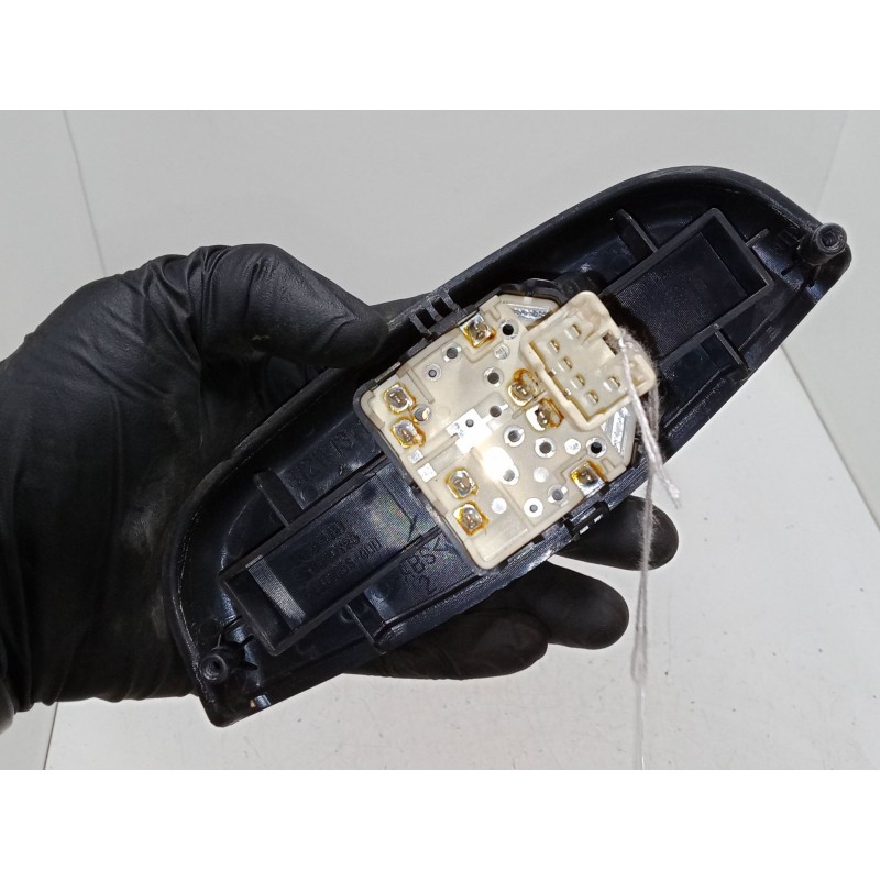 Recambio de mando elevalunas delantero izquierdo para chevrolet aveo / kalos hatchback (t200) 1.4 16v referencia OEM IAM   