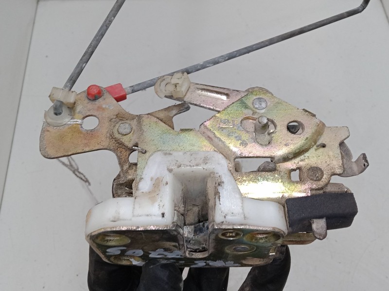 Recambio de cerradura puerta trasera izquierda para kia sportage suv (k00) 2.0 td 4wd referencia OEM IAM    Recambio de cerradura puerta trasera izquierda para kia sportage suv (k00) 2.0 td 4wd referencia OEM IAM