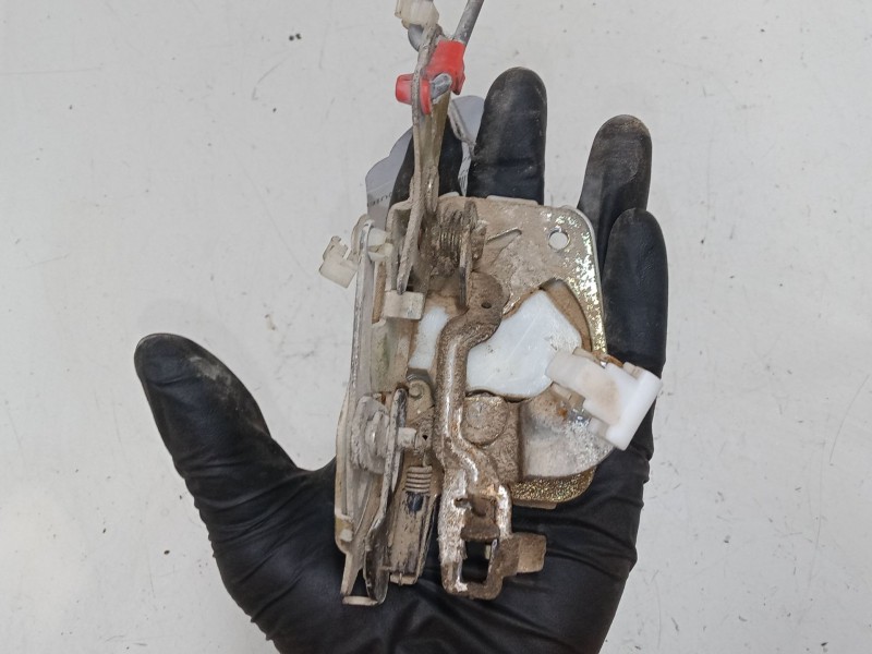 Recambio de cerradura puerta trasera izquierda para kia sportage suv (k00) 2.0 td 4wd referencia OEM IAM    Recambio de cerradura puerta trasera izquierda para kia sportage suv (k00) 2.0 td 4wd referencia OEM IAM