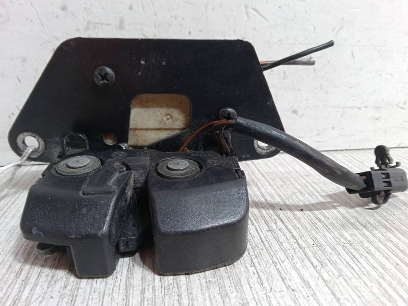 CERRADURA MALETERO / PORTON 