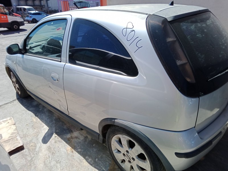 opel corsa c (x01) del año 2004