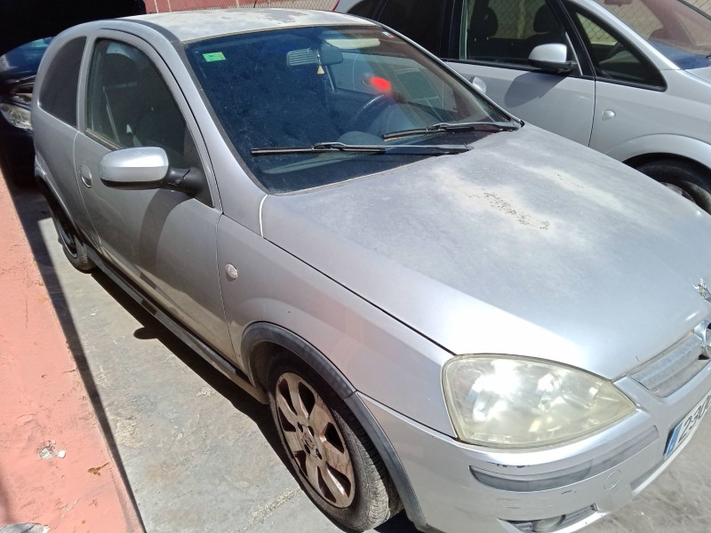 opel corsa c (x01) del año 2004
