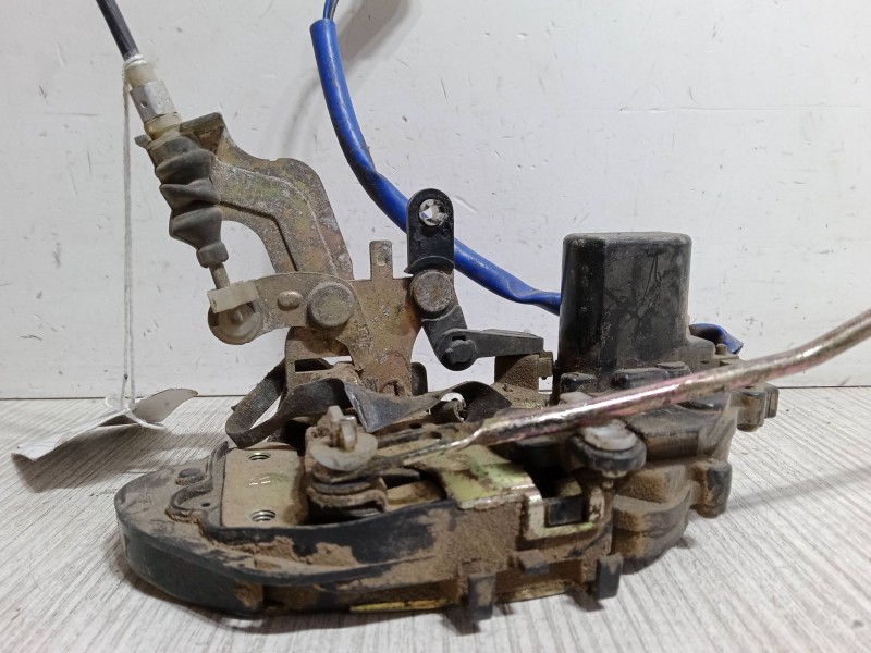 Recambio de cerradura puerta delantera derecha para kia carnival i (up) 2.9 tdi referencia OEM IAM   