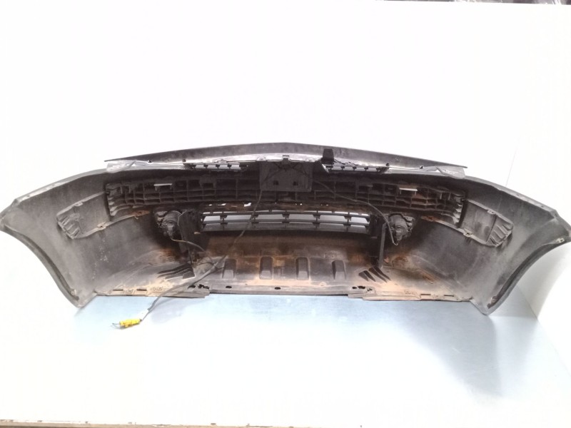 Recambio de paragolpes delantero para renault megane ii (bm0/1_, cm0/1_) 1.4 16v (bm0b, cm0b) referencia OEM IAM   