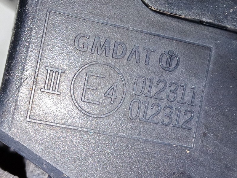 Recambio de retrovisor derecho para chevrolet aveo / kalos sedán (t200) 1.4 referencia OEM IAM   