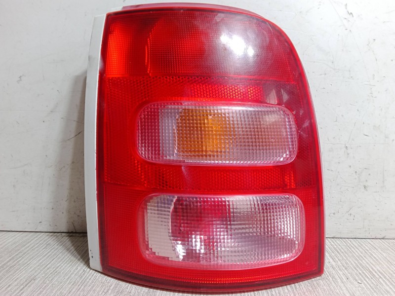 Recambio de piloto trasero izquierdo para nissan micra ii (k11) 1.0 i 16v referencia OEM IAM   