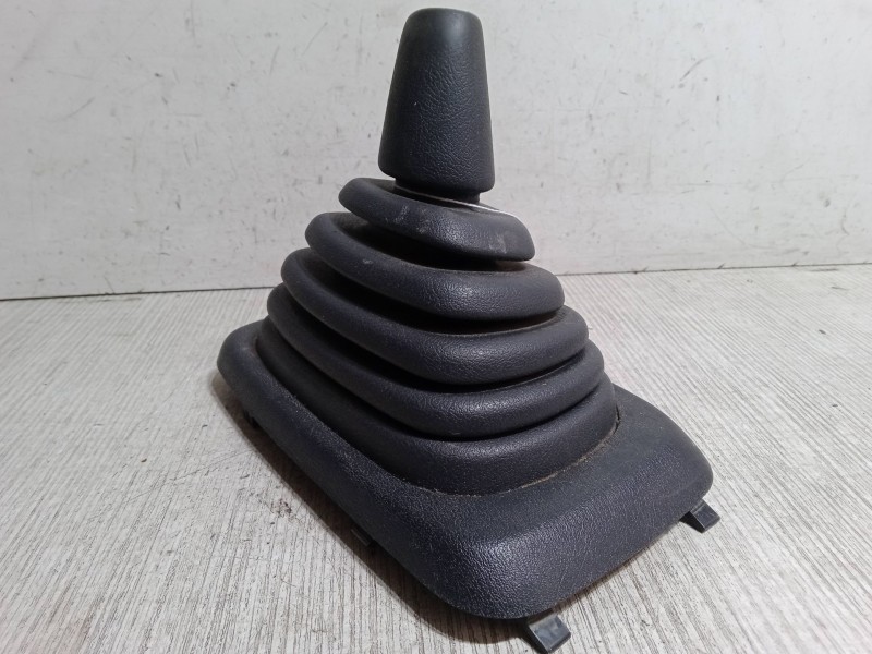 Recambio de funda palanca cambio para nissan micra ii (k11) 1.0 i 16v referencia OEM IAM   