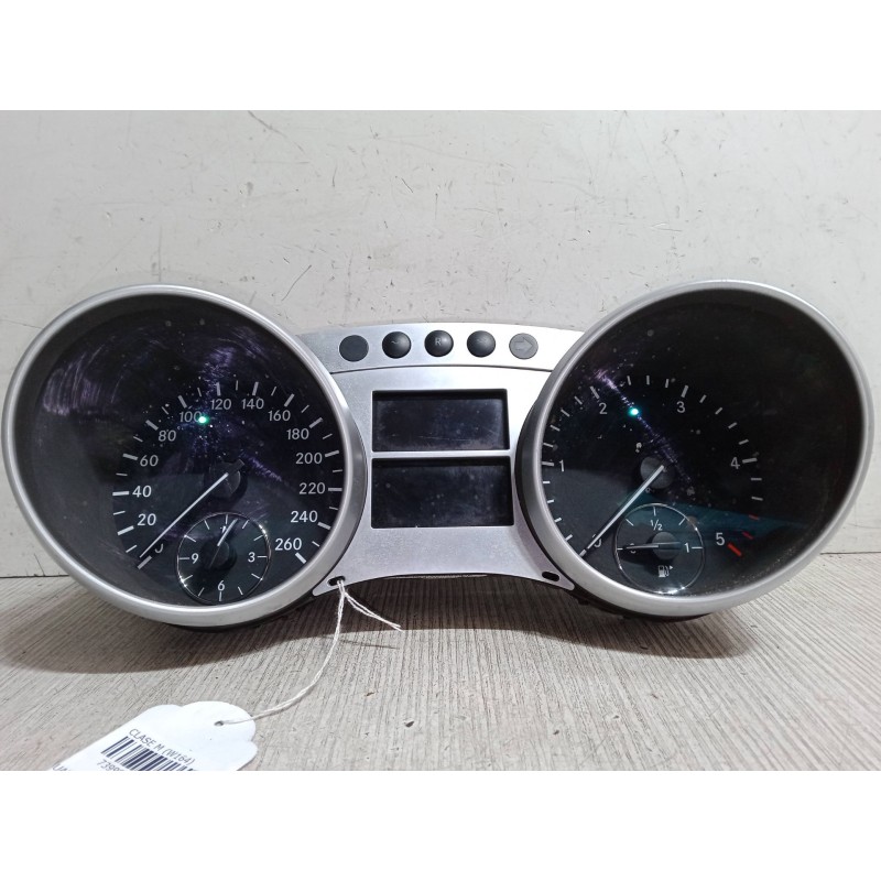 Recambio de cuadro instrumentos para mercedes-benz clase m (w164) ml 350 cdi 4-matic (164.122) referencia OEM IAM A2519003200  
