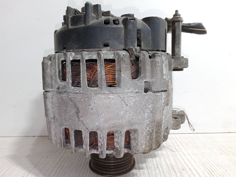 Recambio de alternador para volkswagen golf vi (5k1) 2.0 tdi referencia OEM IAM 03L903023F 2607703A TG14C026