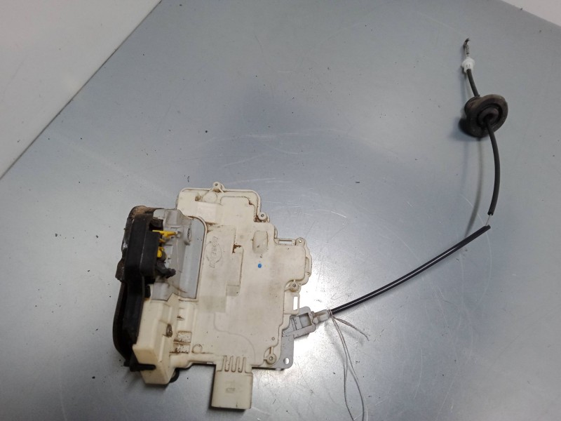 Recambio de cerradura puerta delantera derecha para audi a4 b7 avant (8ed) 2.0 tdi referencia OEM IAM   