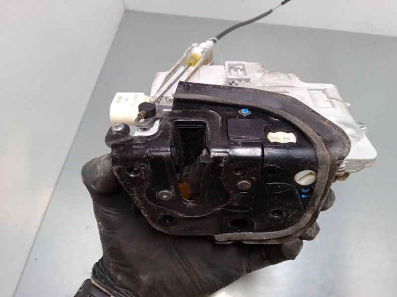 Recambio de cerradura puerta delantera derecha para audi a4 b7 avant (8ed) 2.0 tdi referencia OEM IAM   