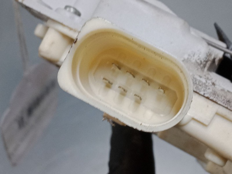 Recambio de cerradura puerta delantera derecha para audi a4 b7 avant (8ed) 2.0 tdi referencia OEM IAM   