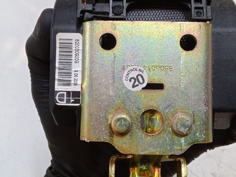 Recambio de cinturon seguridad delantero derecho para renault scénic ii (jm0/1_) 1.6 16v (jm1r) referencia OEM IAM    Recambio de cinturon seguridad delantero derecho para renault scénic ii (jm0/1_) 1.6 16v (jm1r) referencia OEM IAM